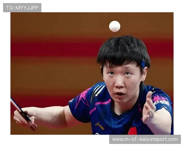 乒乓亚洲杯王曼昱发球落点刁钻，直接骗出高球